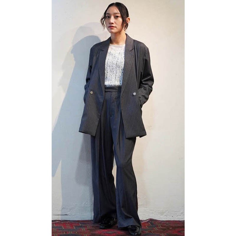 レディース　カジュアル　セットアップ　スーツ